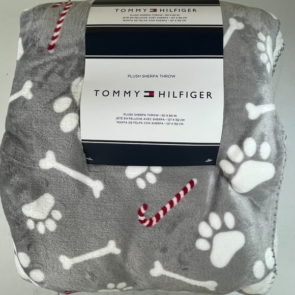 TOMMY HILFIGER Plush Sherpa Throw Gray Candy Canes Paw Prints Bones 50"x60" New - Picture 1 of 10